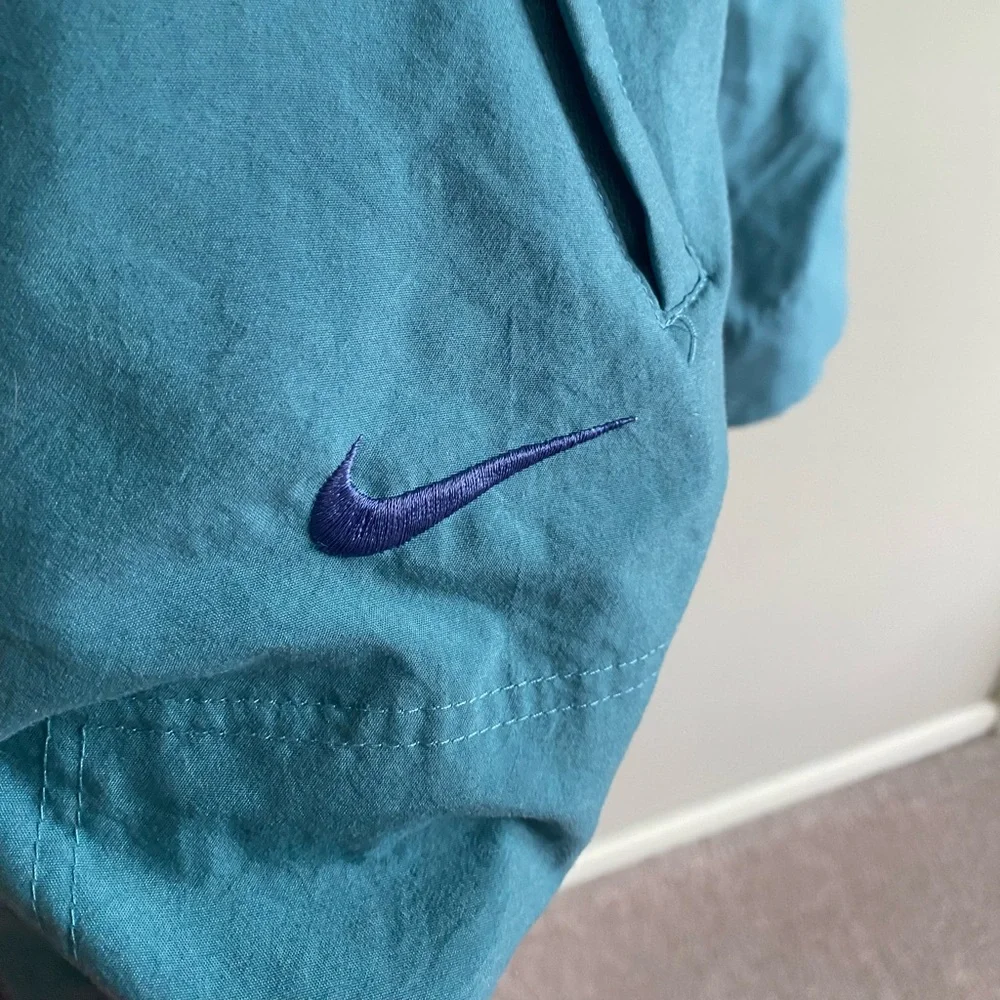 Vintage 90s Nike Women’s M‎ Windbreaker Jacket Teal Green Hooded